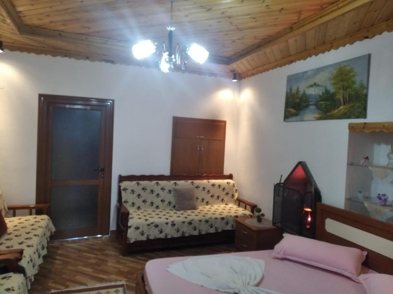 Guest House Bake Gjirokastër Buitenkant foto