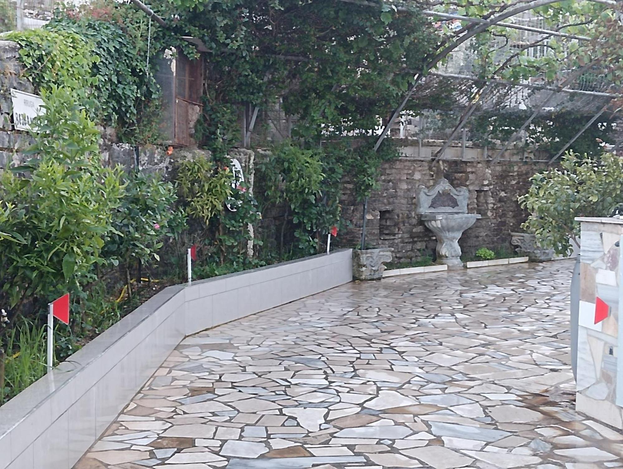 Guest House Bake Gjirokastër Buitenkant foto